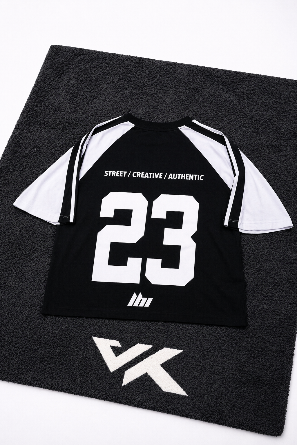 Remera Oversize Street 23 – Black/White