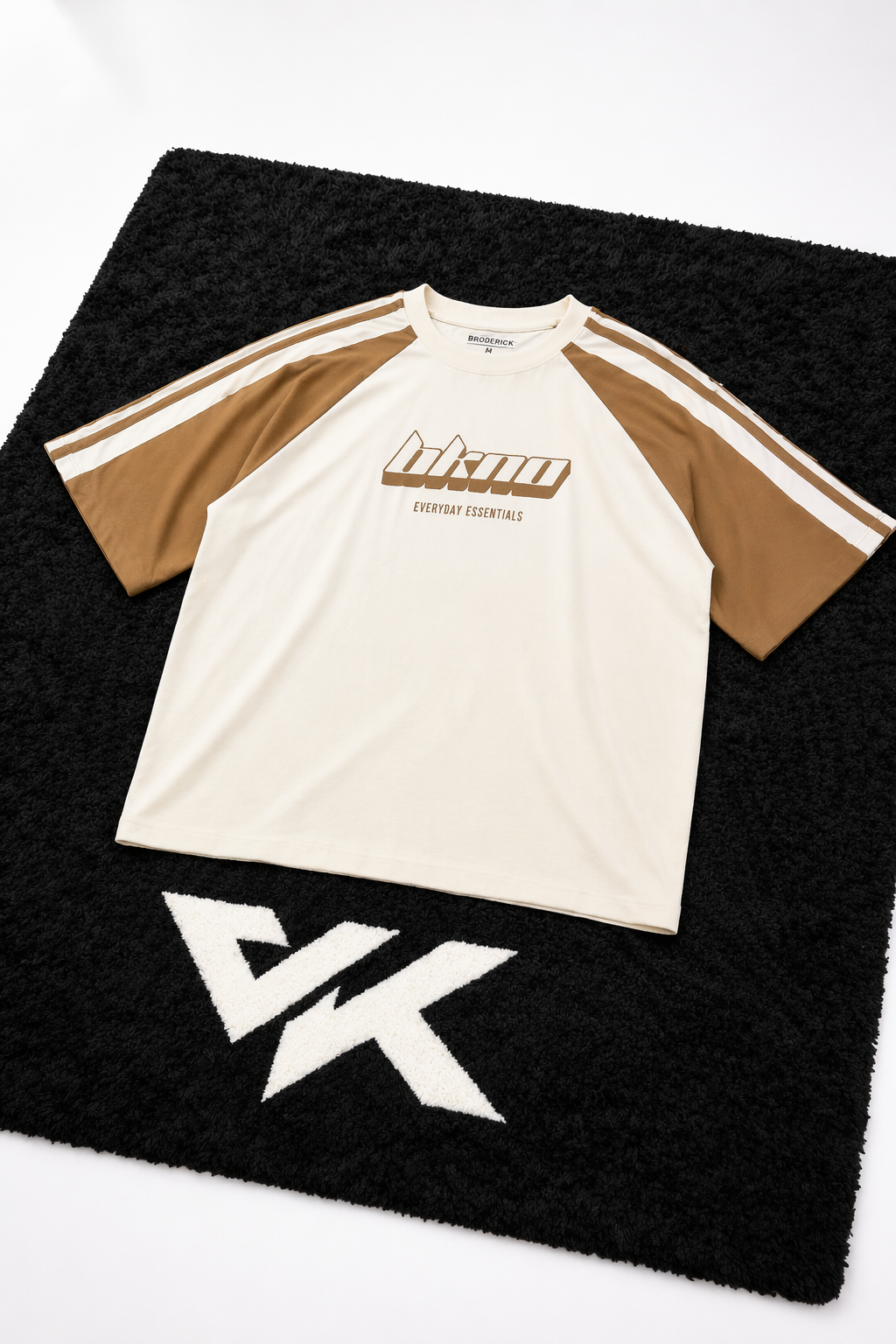Remera Oversize Street 23 – Cream/Brown