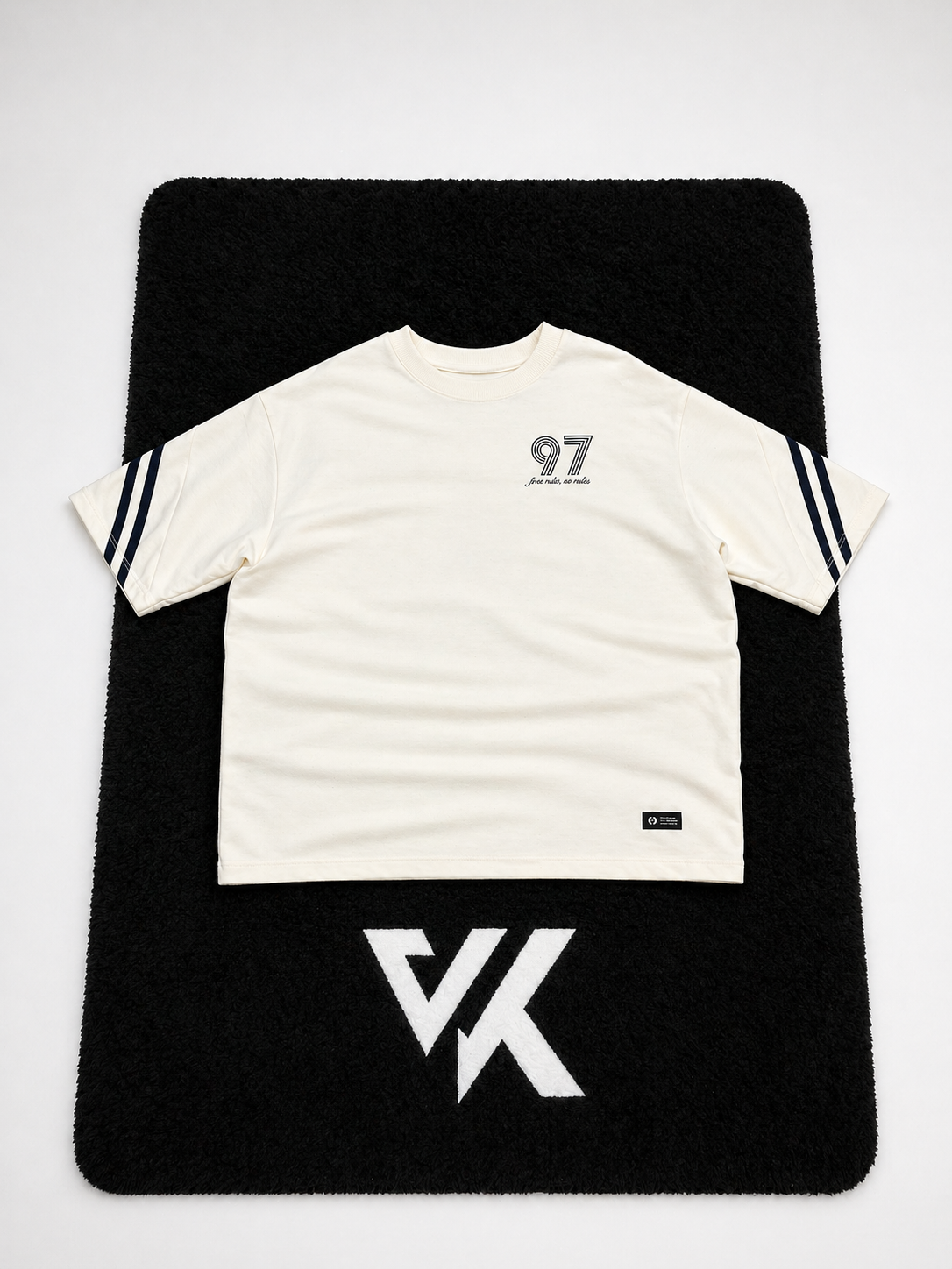 Remera Oversize BKNO 97 Club – Off White