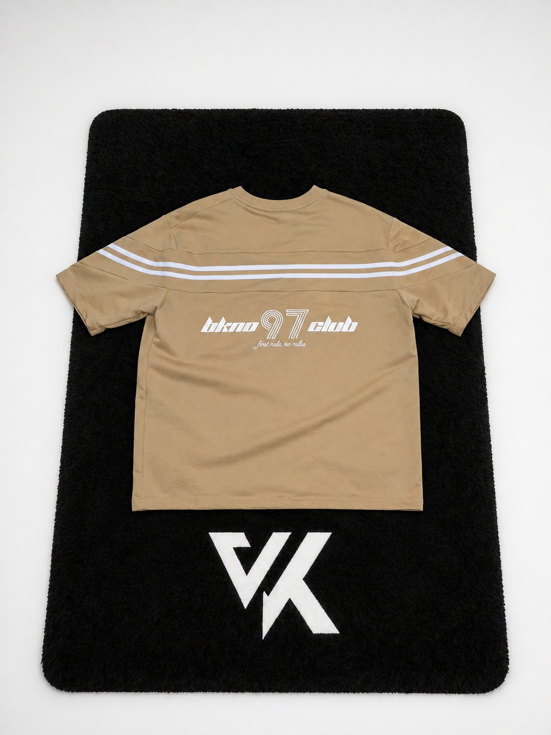 Remera Oversize BKNO 97 Club – Beige