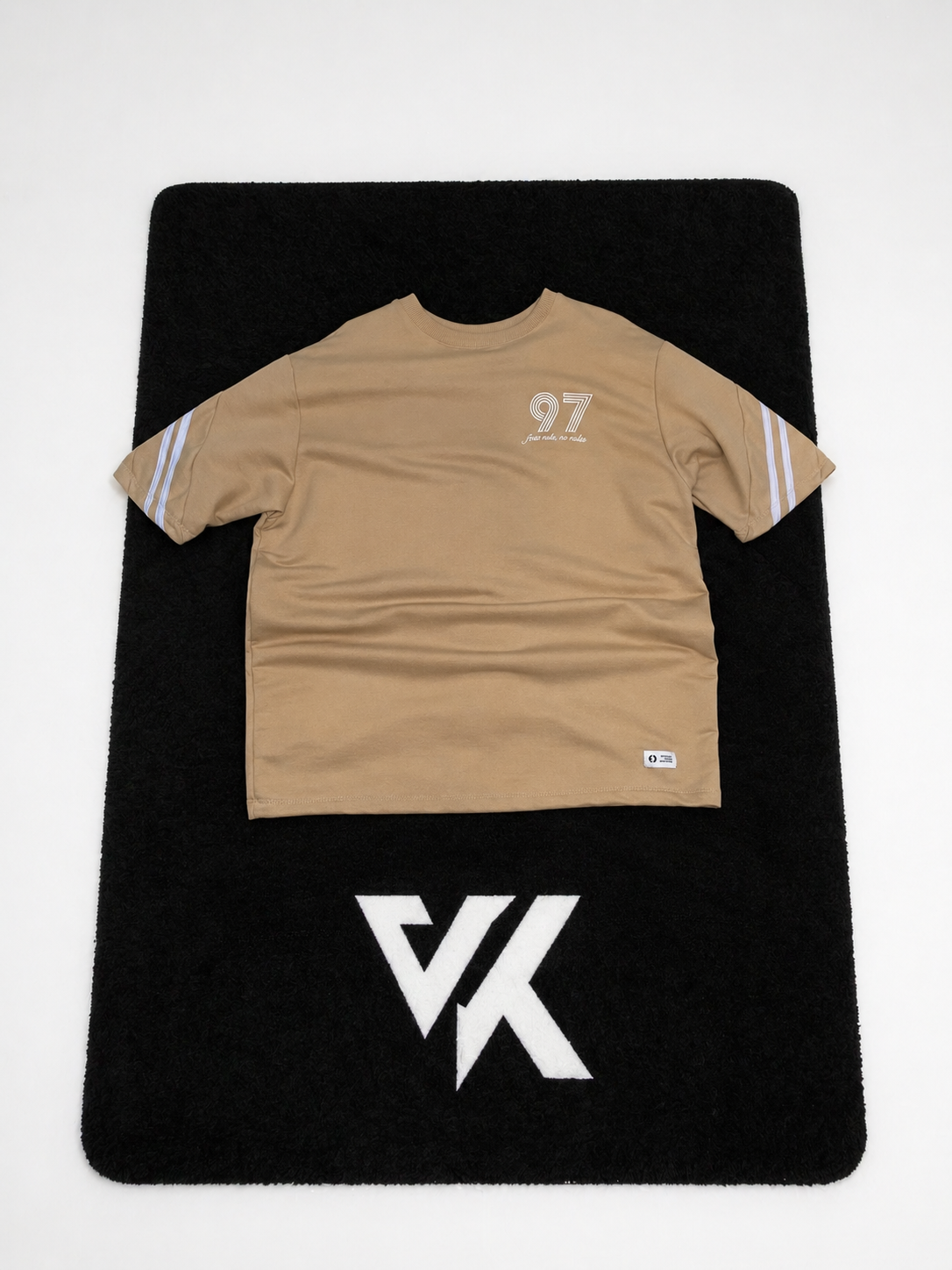 Remera Oversize BKNO 97 Club – Beige